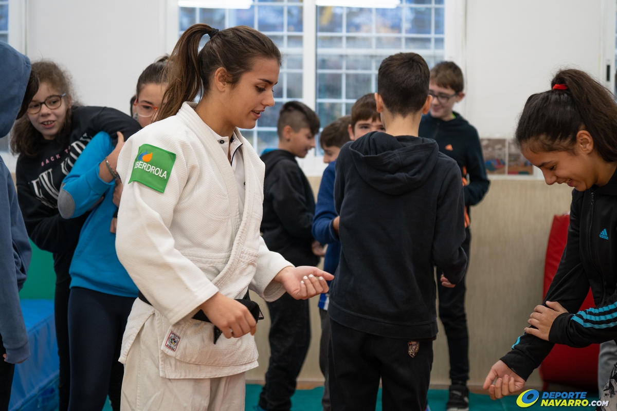 Ariane Toro - charla en la ikastola Sanduzelai de Pamplona 17-12-22